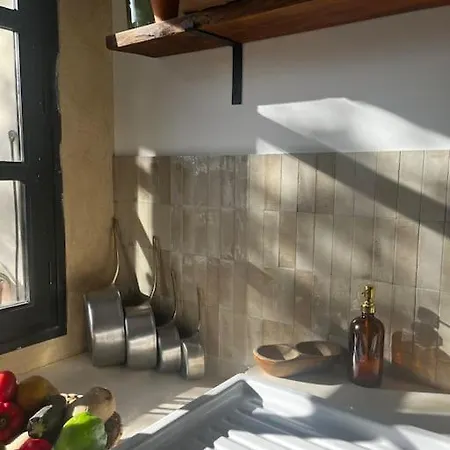 Holiday home Maison Bacchus, Insolite Dans Cuve A Vin *