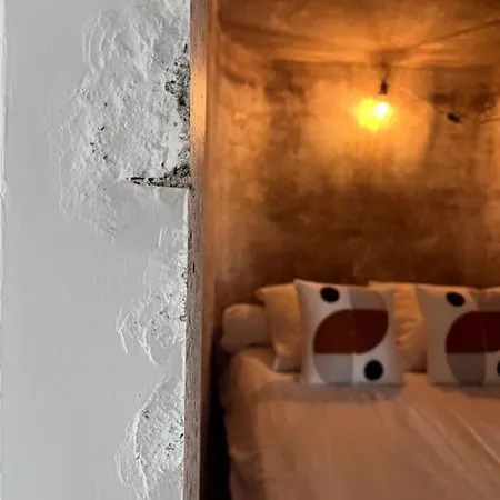 Holiday home Maison Bacchus, Insolite Dans Cuve A Vin *