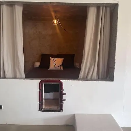 Holiday home Maison Bacchus, Insolite Dans Cuve A Vin *